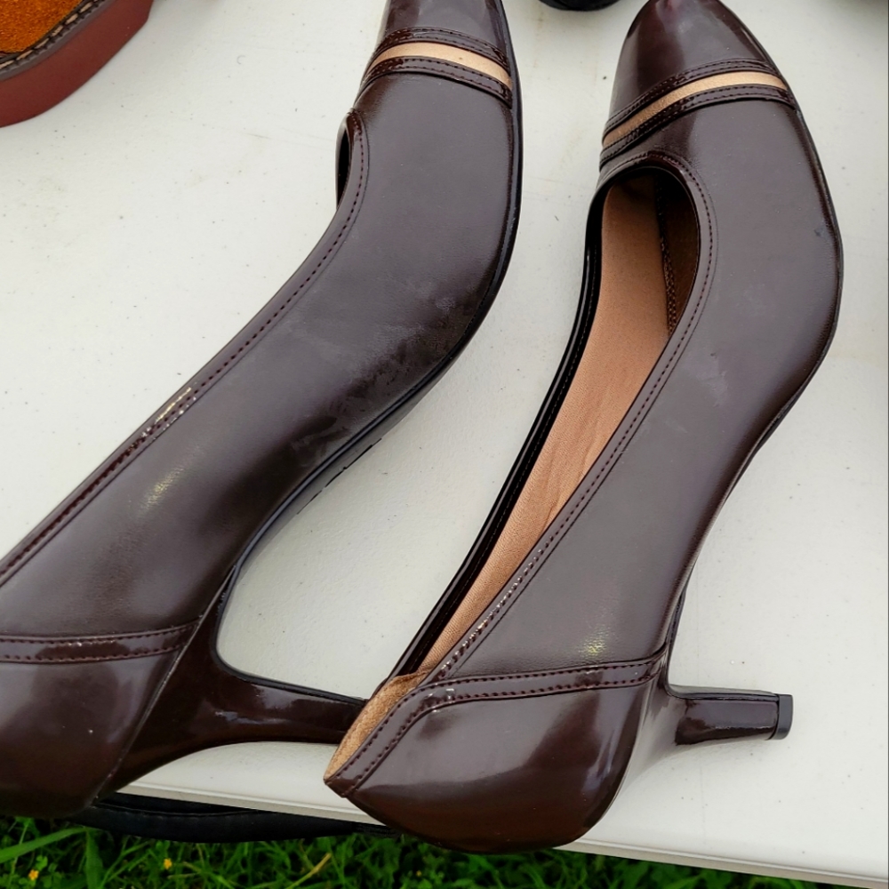 Brown pumps
